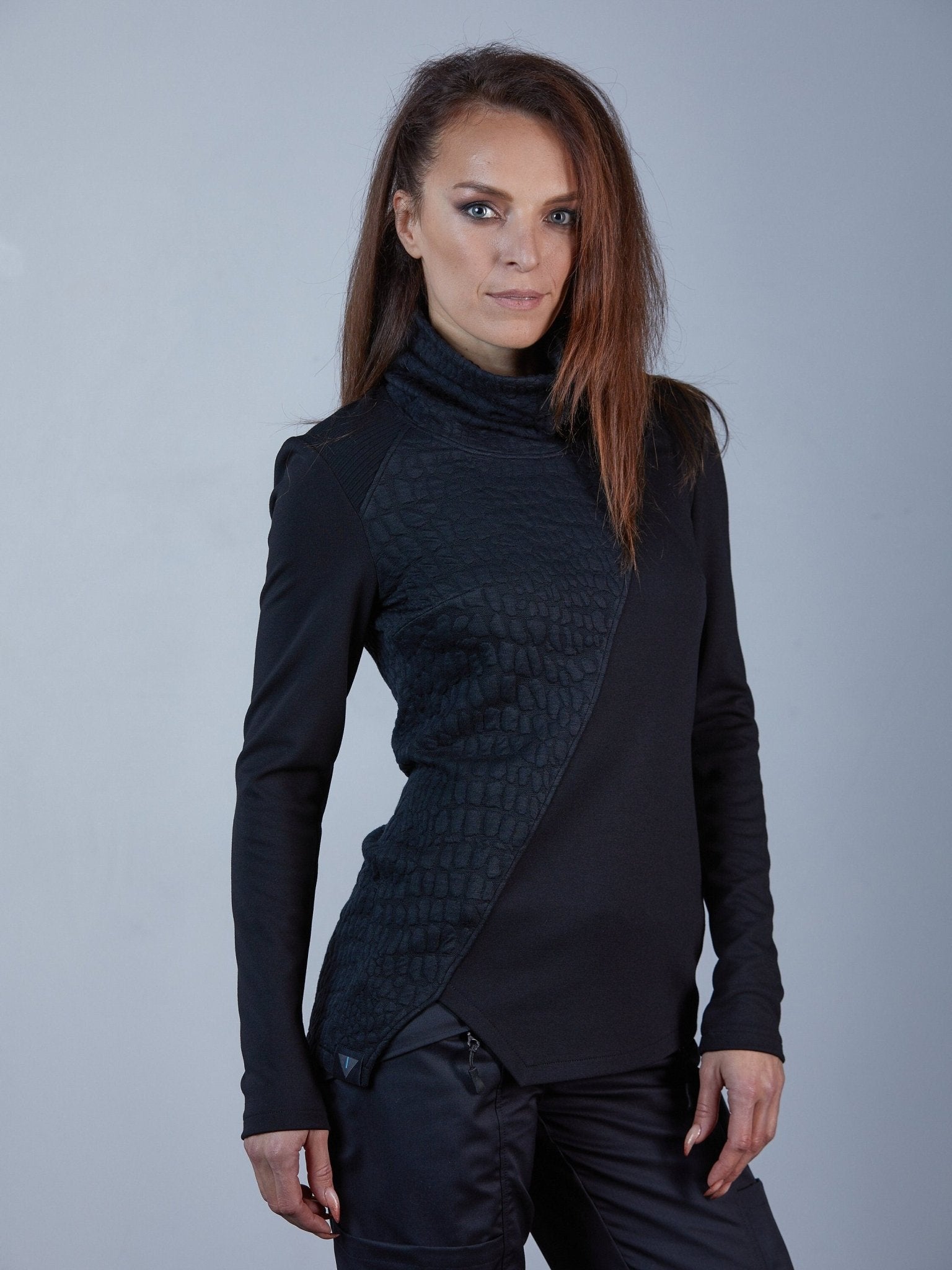 AB Asymmetrical sweater – ZOLNAR