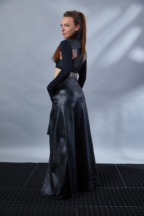 SH3 Black festival shrug