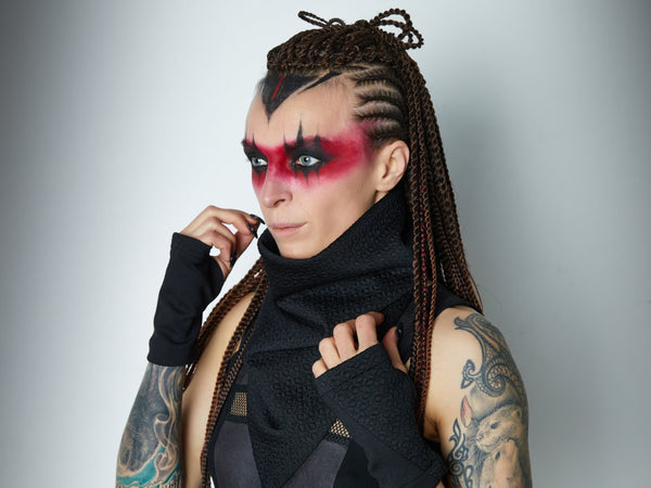 WRW2 Q8 Black gloves