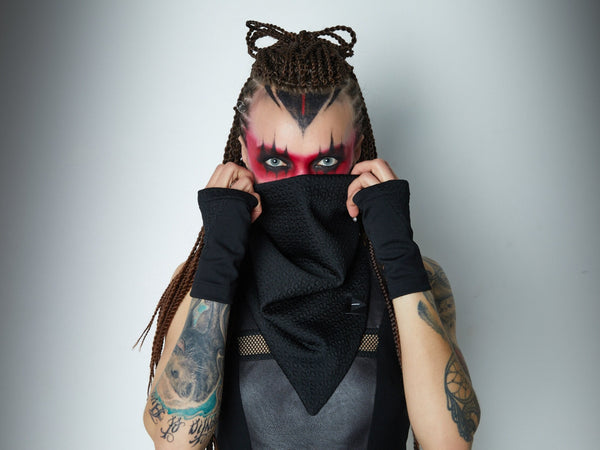 SC2 Q8 Black infinity scarf