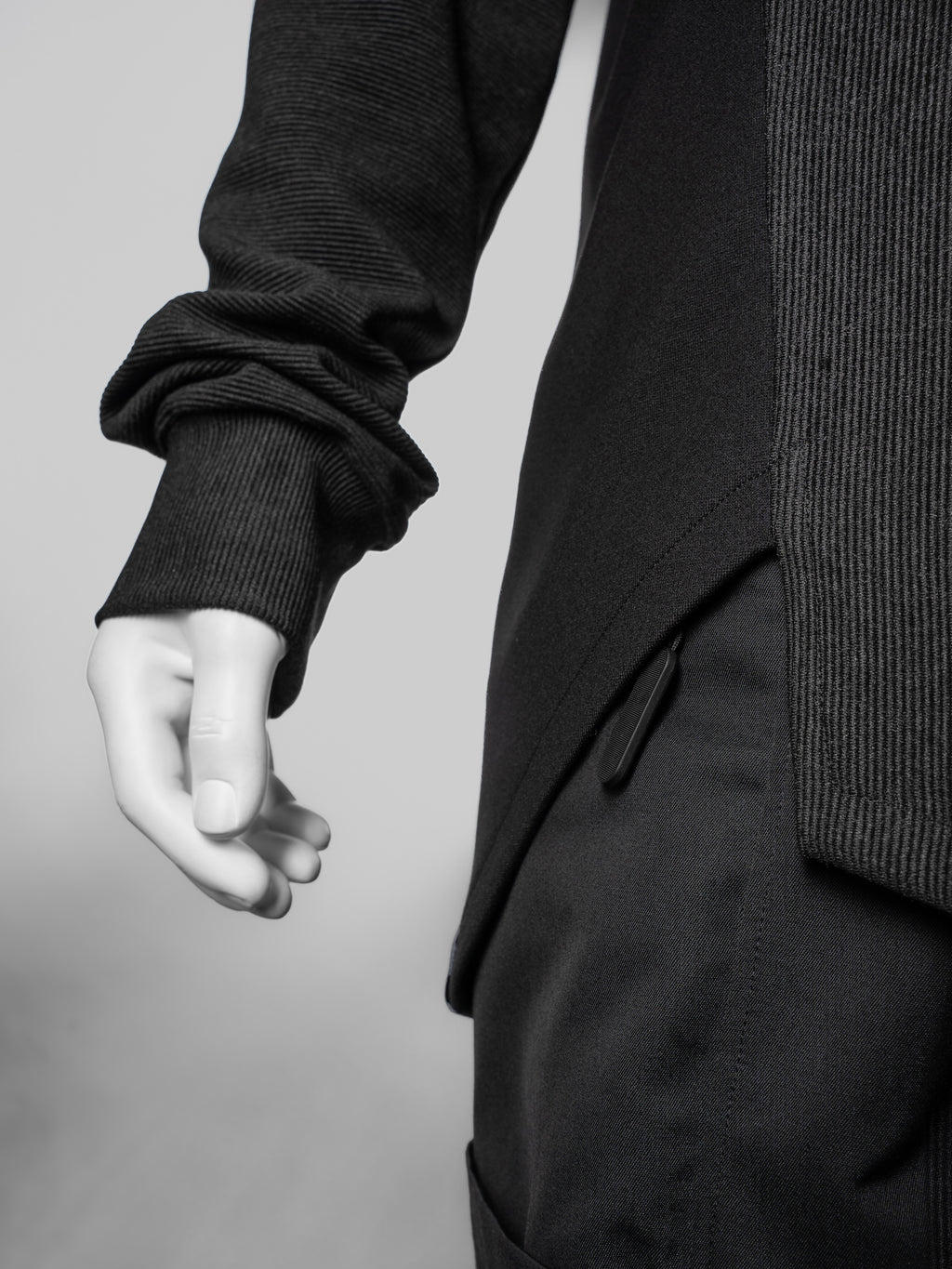 ILM-S Langärmliger schwarzer Pullover