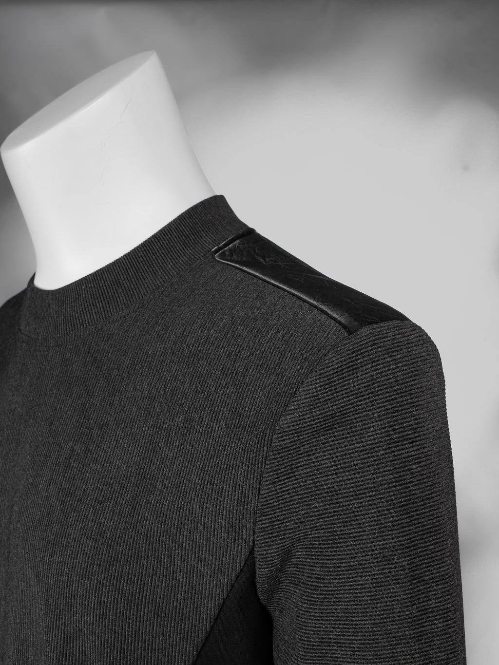 ILM-S Langärmliger schwarzer Pullover