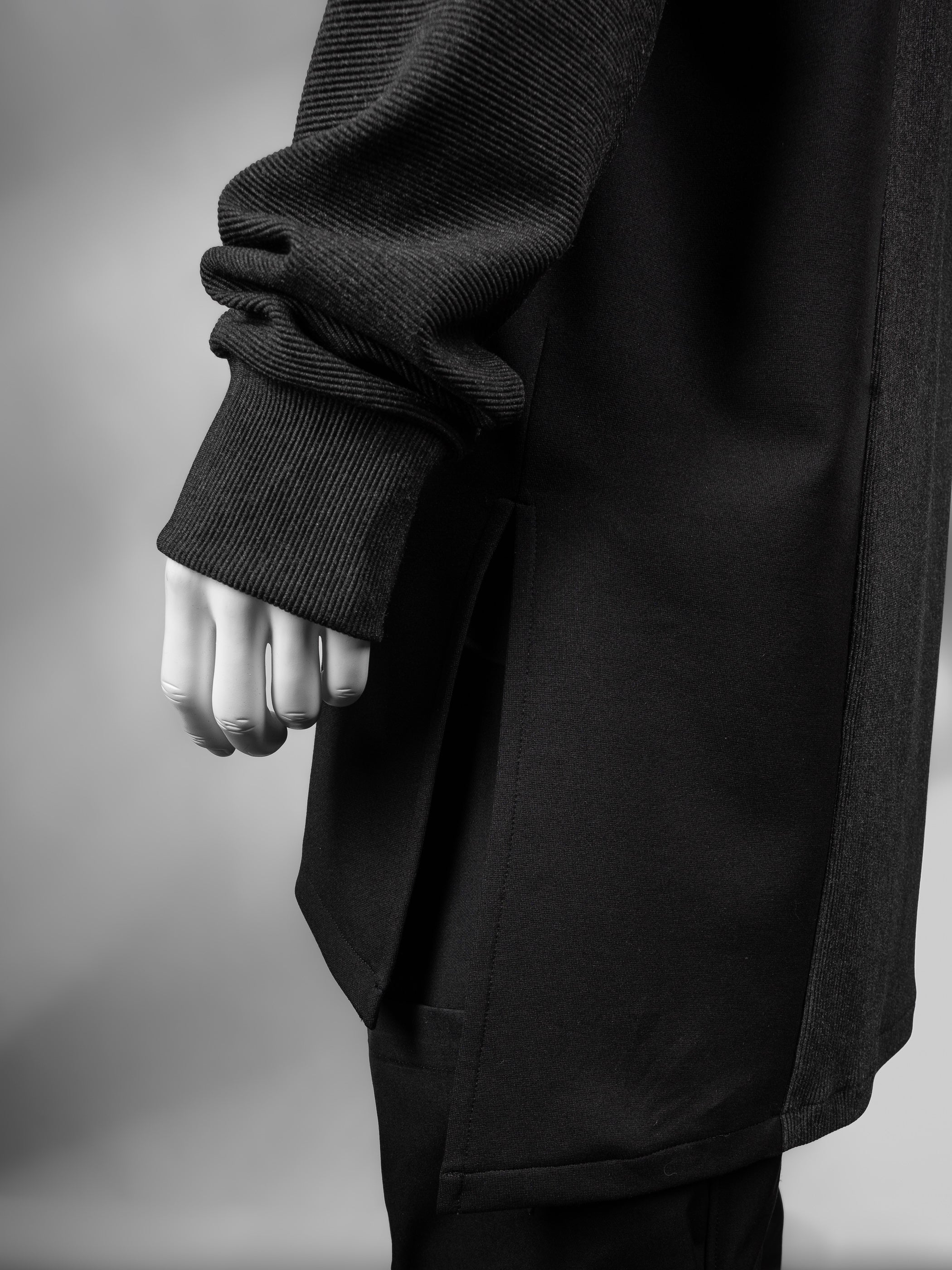 ILM-S Langärmliger schwarzer Pullover