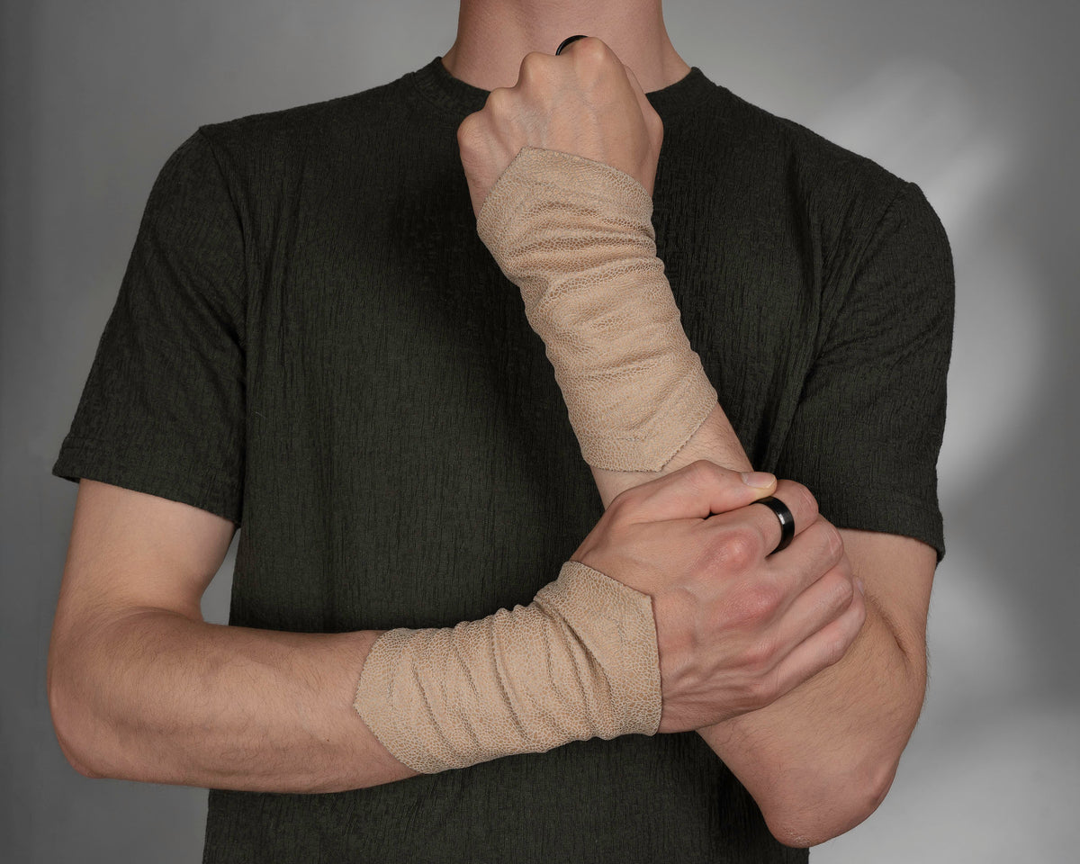 Beige stretch armband with pointed hem, LARP accessory – ZOLNAR