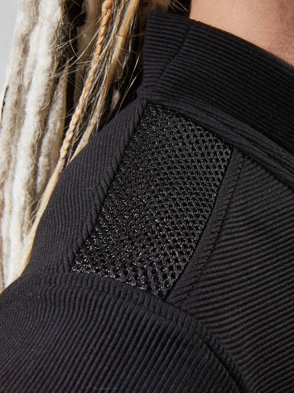 Robe moulante noire CD