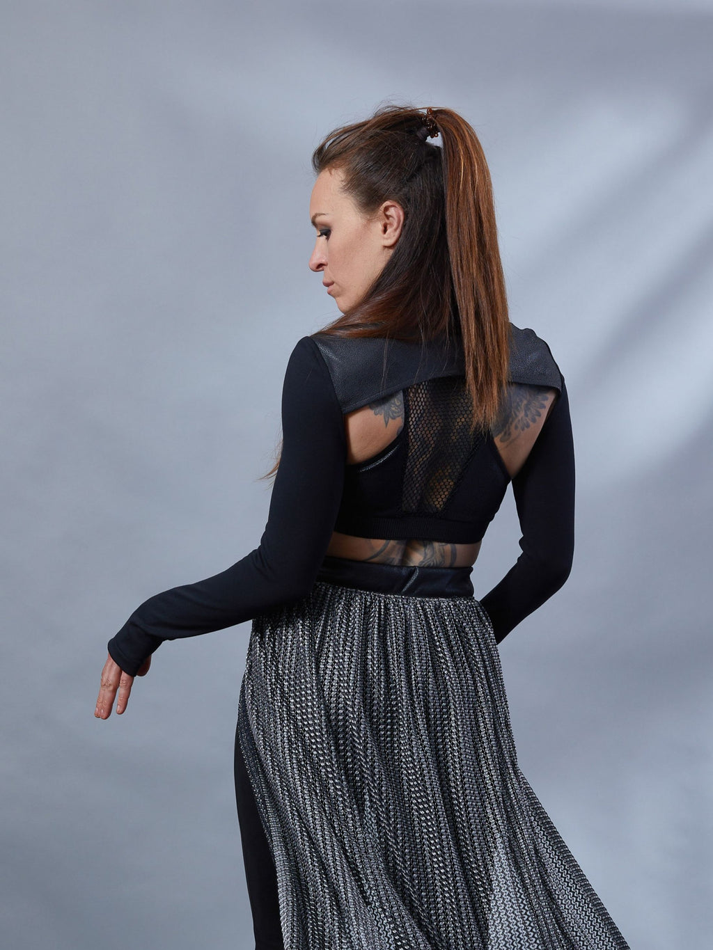 SH3 Black festival shrug