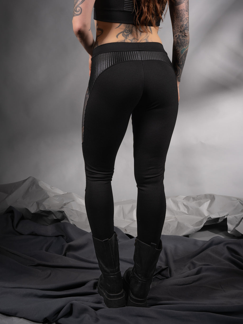 PA-M Schwarze Leggings mit Mesh-Einsätzen