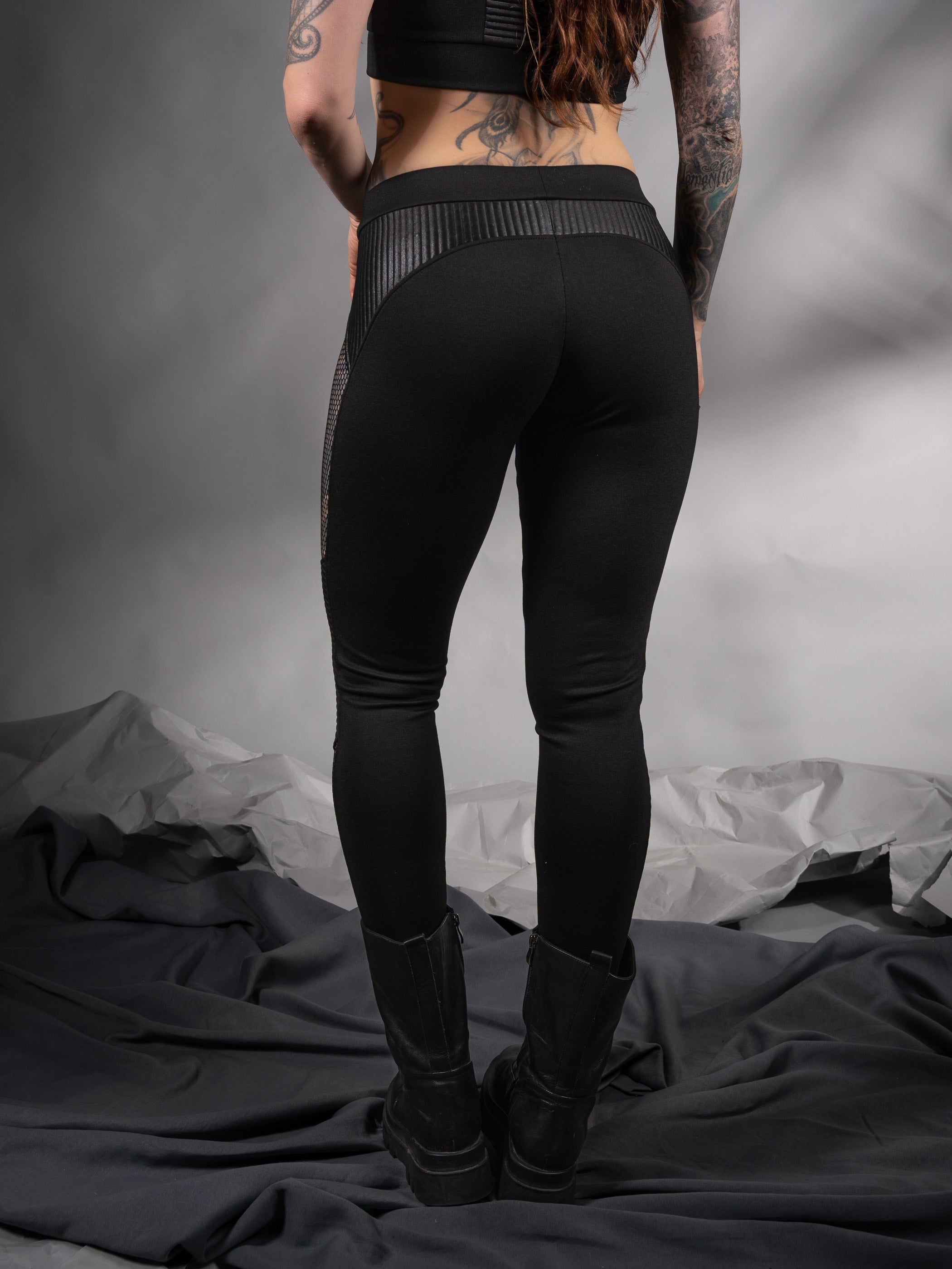 PA-M Schwarze Leggings mit Mesh-Einsätzen