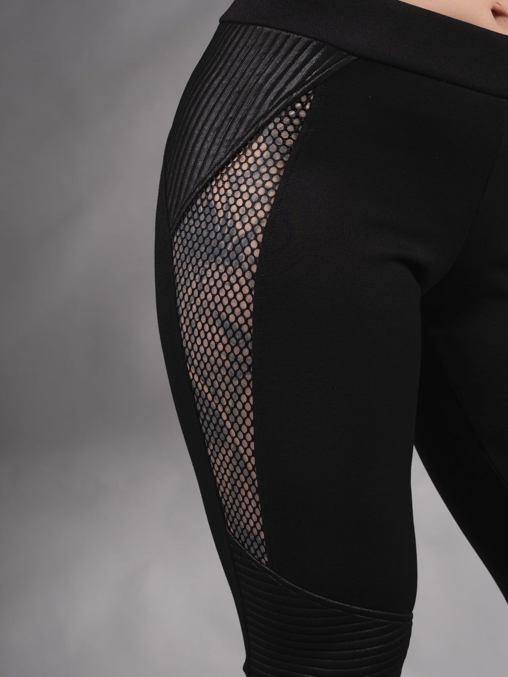 PA-M Schwarze Leggings mit Mesh-Einsätzen