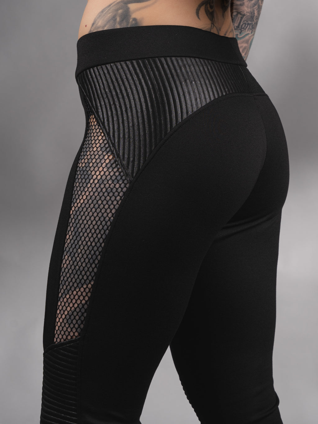 PA-M Schwarze Leggings mit Mesh-Einsätzen