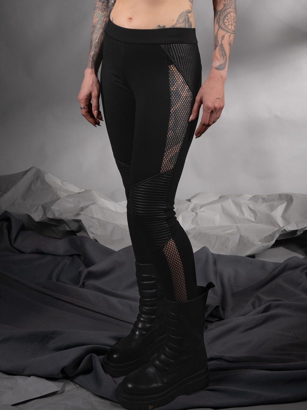 PA-M Schwarze Leggings mit Mesh-Einsätzen