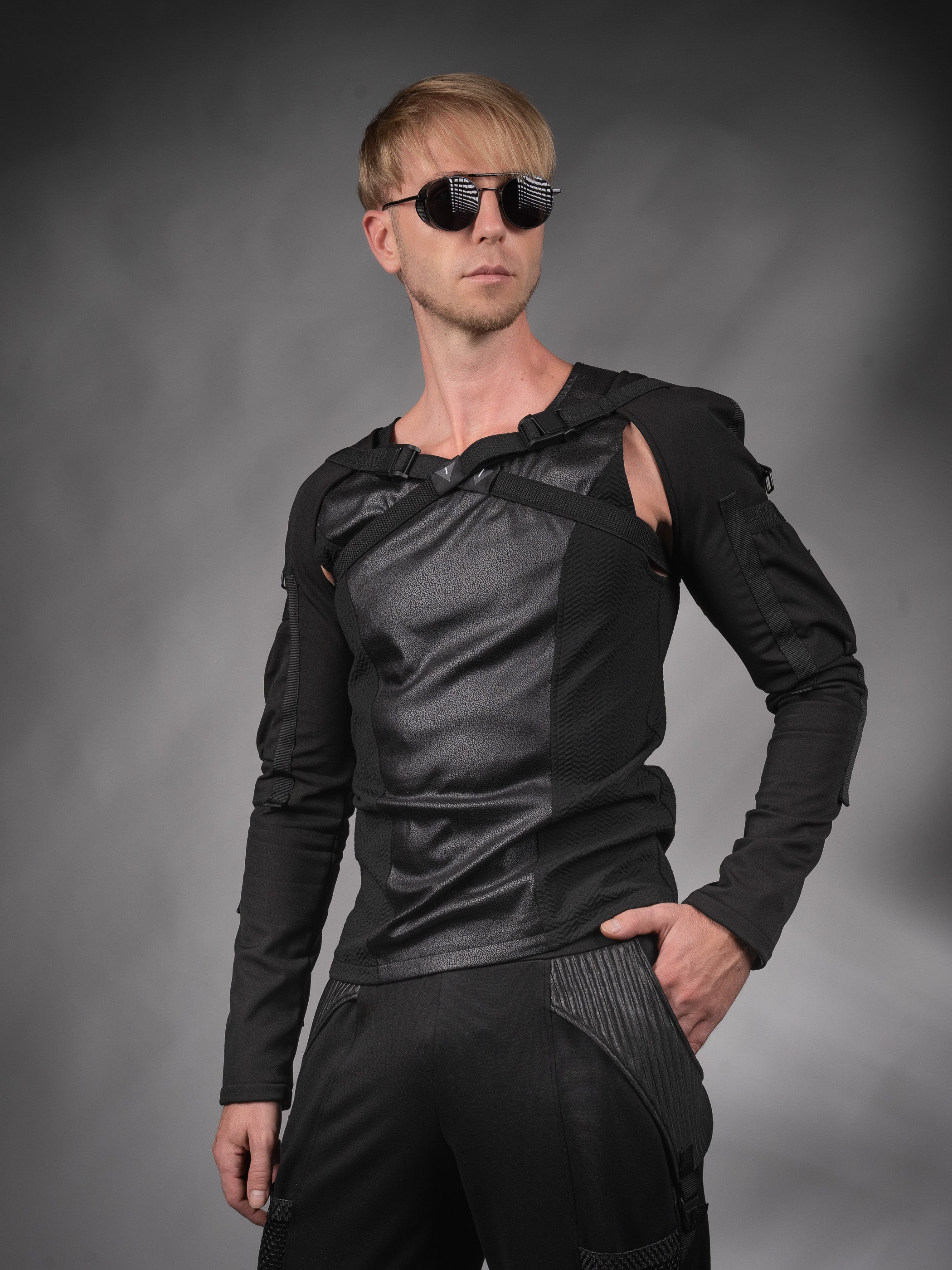 ST-L-9 Chemise sans manches en similicuir noir