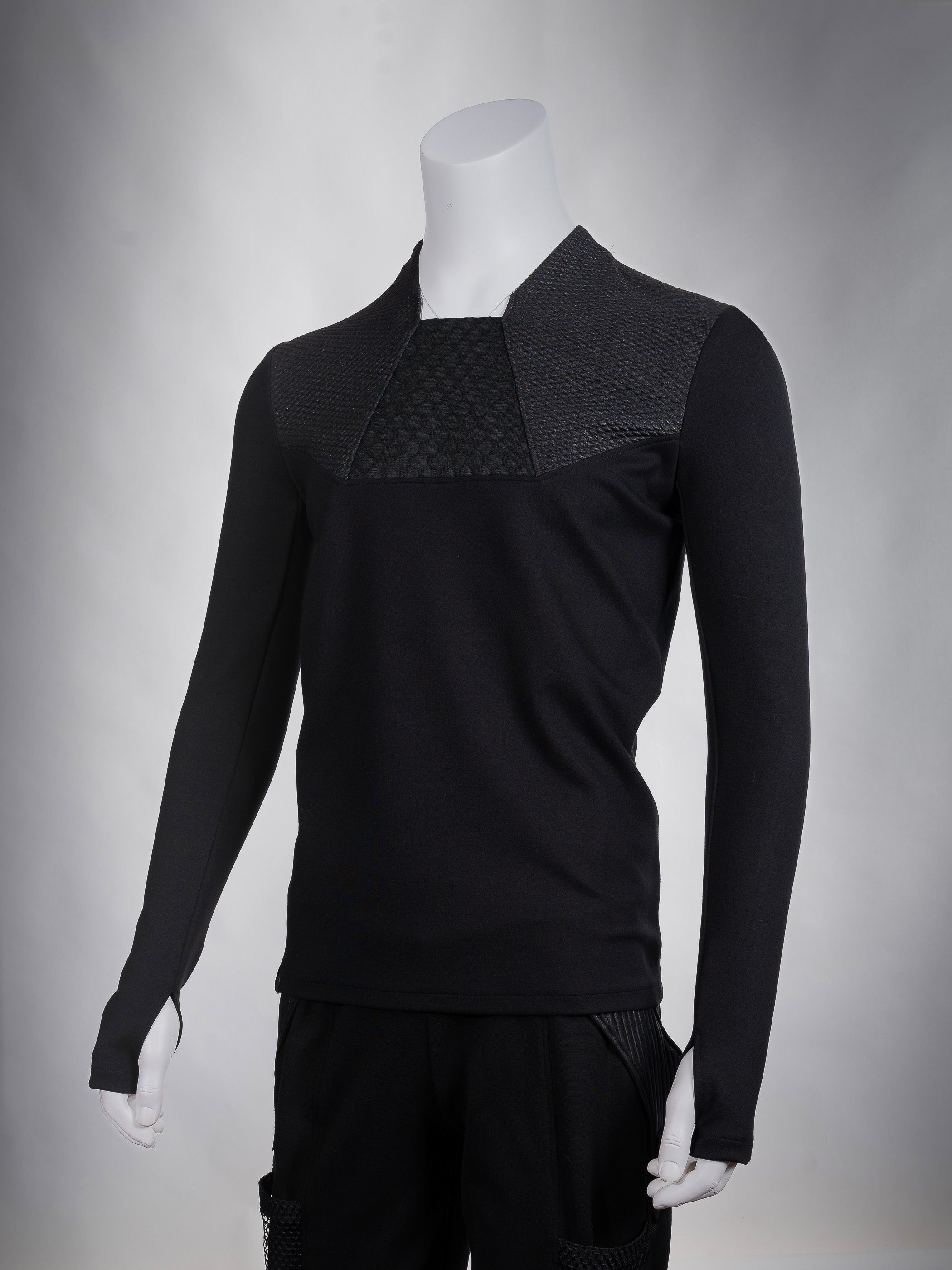 ILM – Black Futuristic Pullover