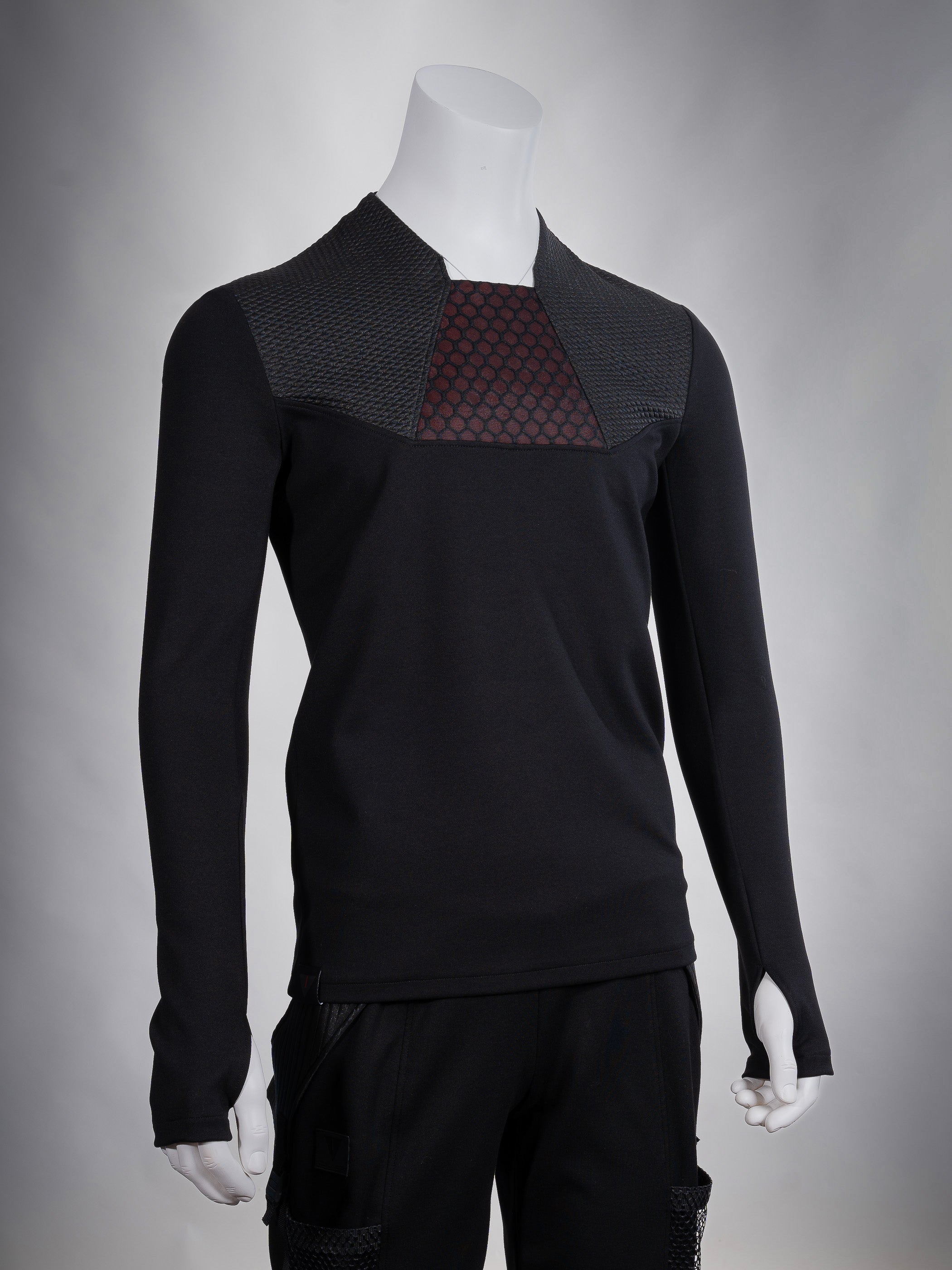 ILM – Black Futuristic Pullover