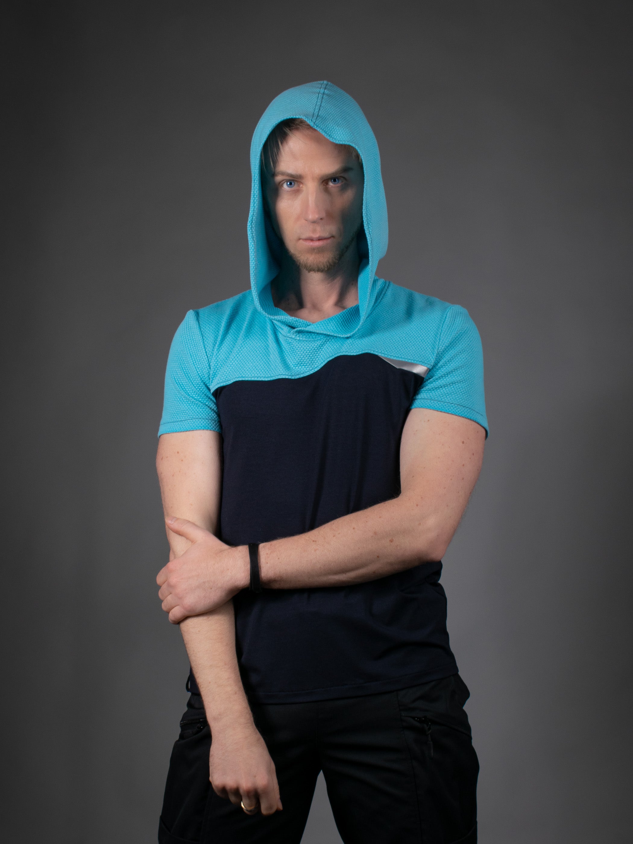 Sweat à capuche bleu MTS-07