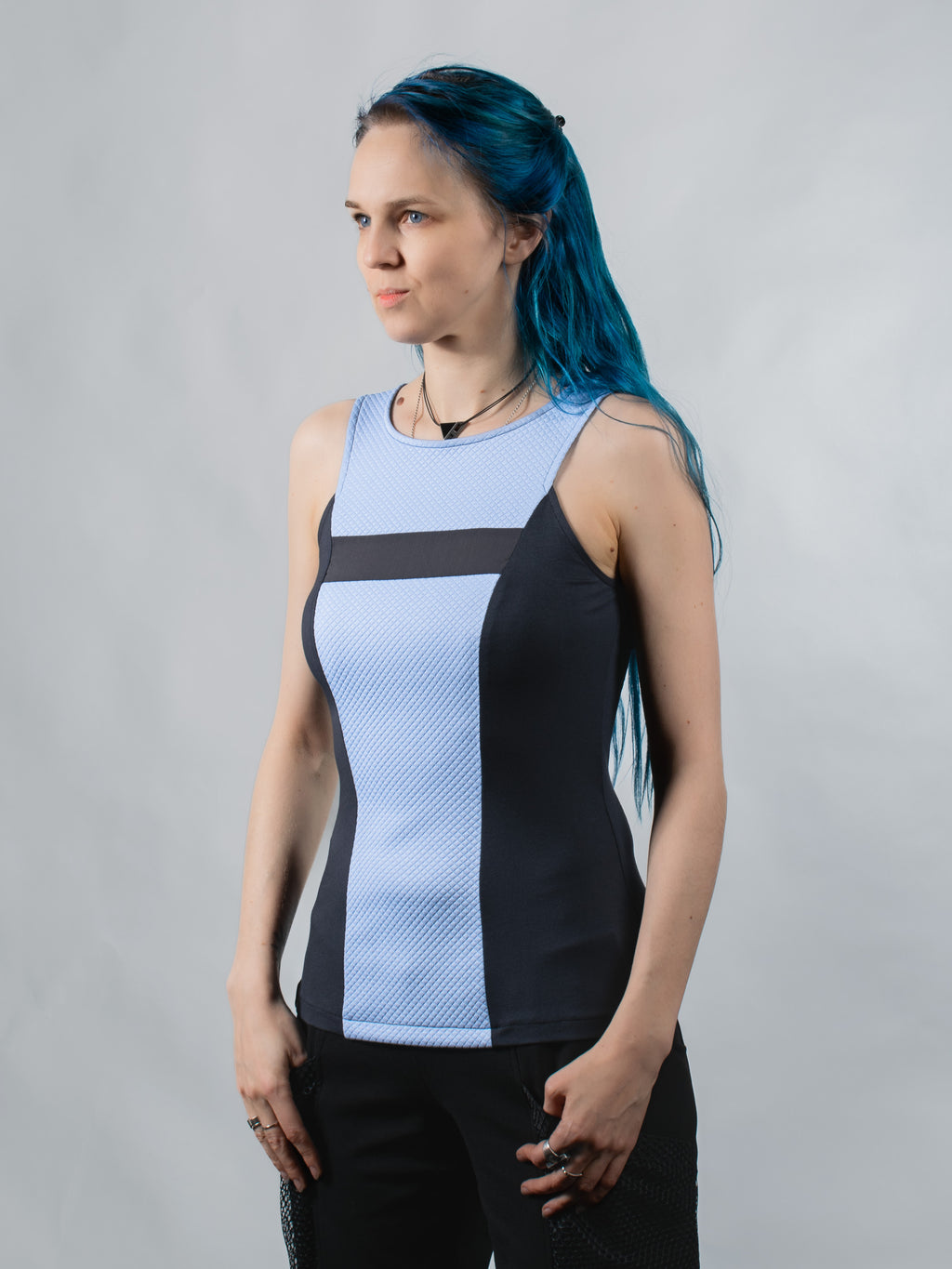 RA-78 Hellblaues ärmelloses Top