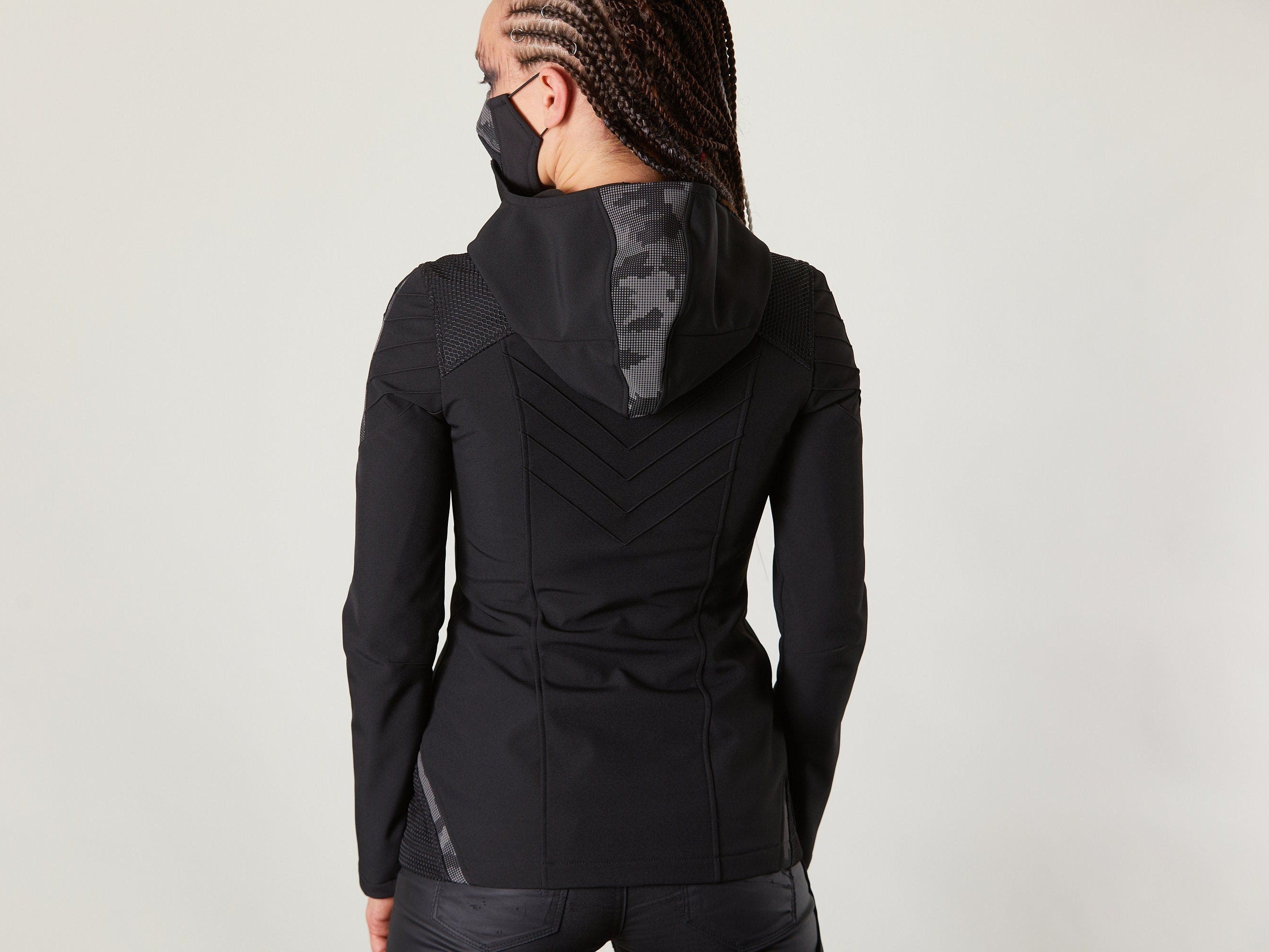 SIX-R ​​Sci-Fi-Techwear-Jacke