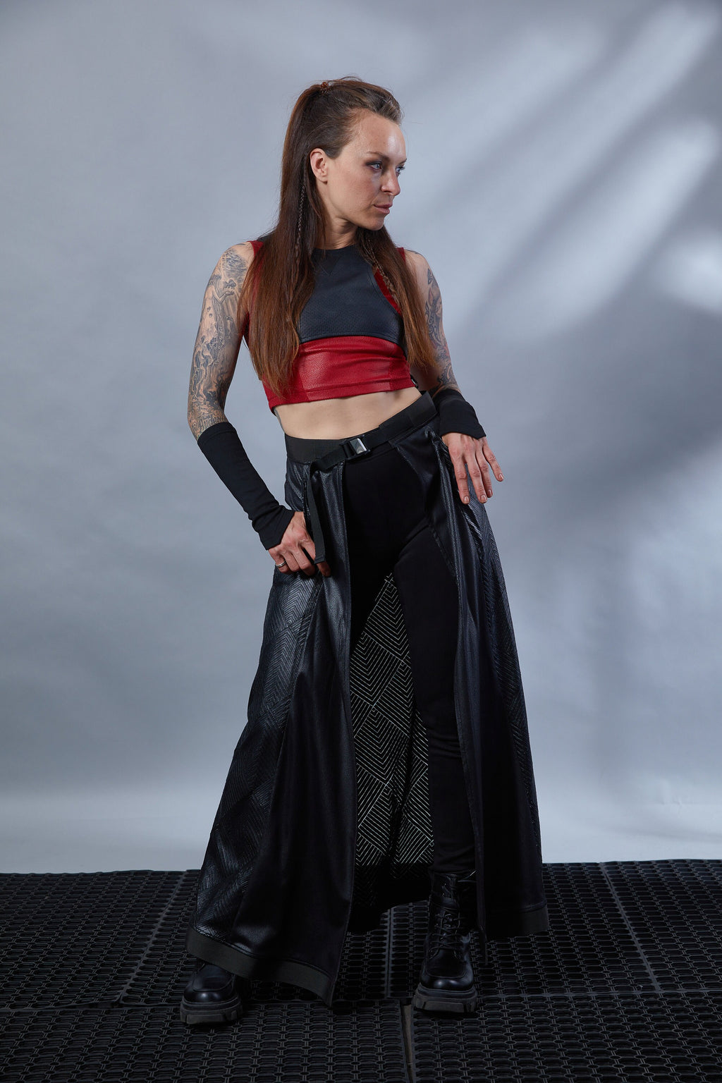 ST-6 Rotes Crop-Top aus Kunstleder