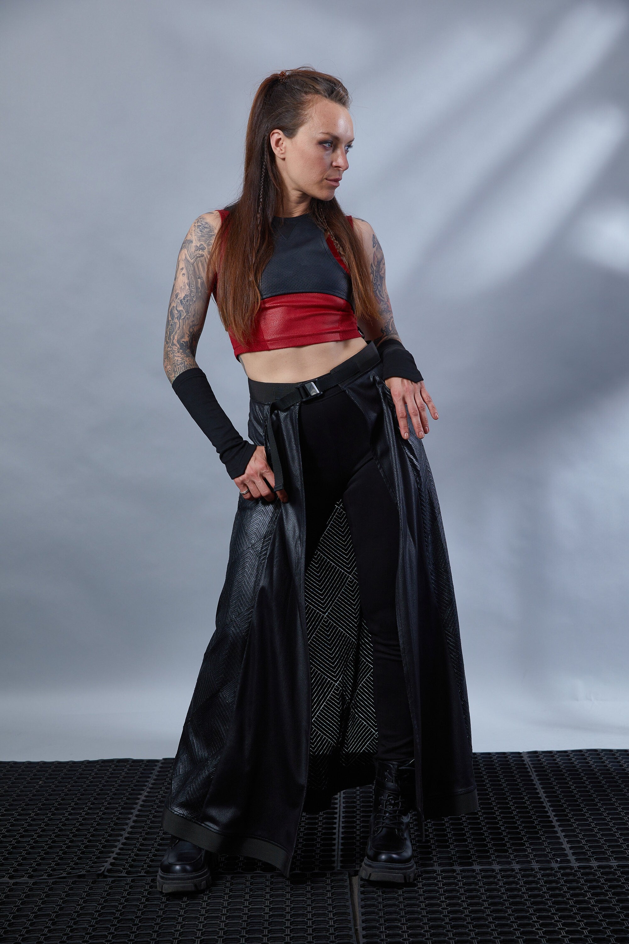 ST-6 Rotes Crop-Top aus Kunstleder