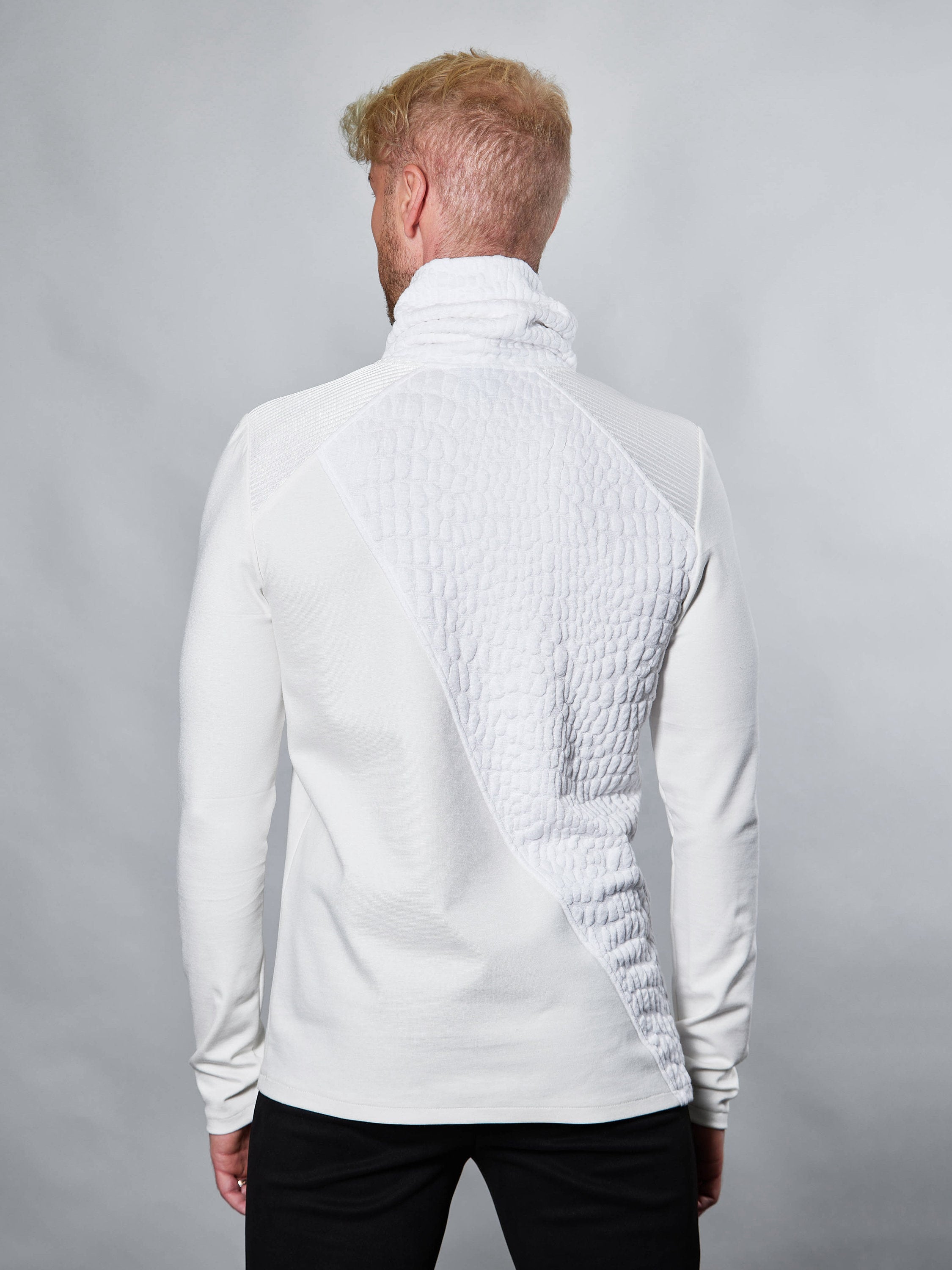 Pull cyberpunk blanc AB-00